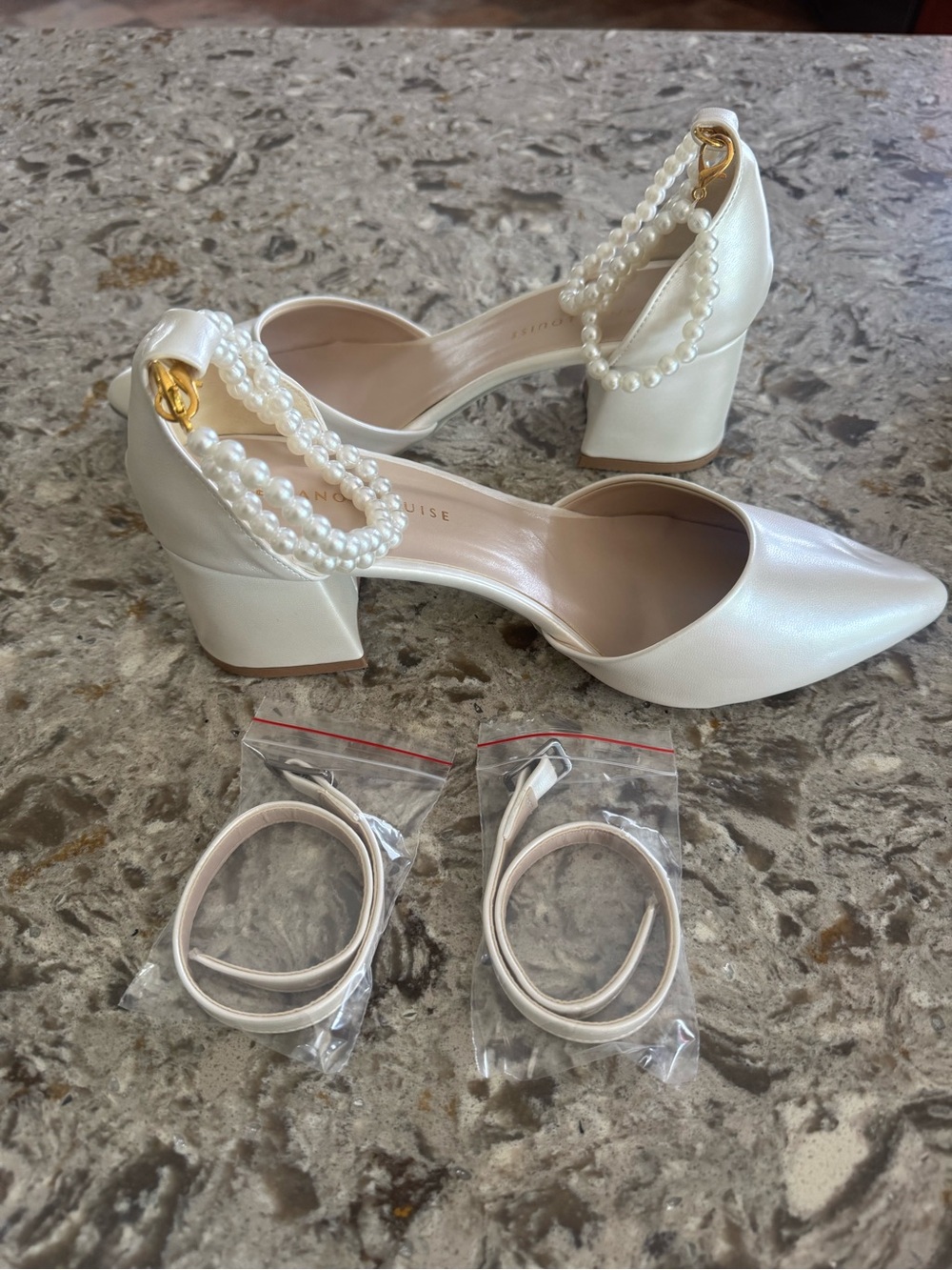 Pearl-Ankle Pumps in Ivory Leather - Picture 2 of 5